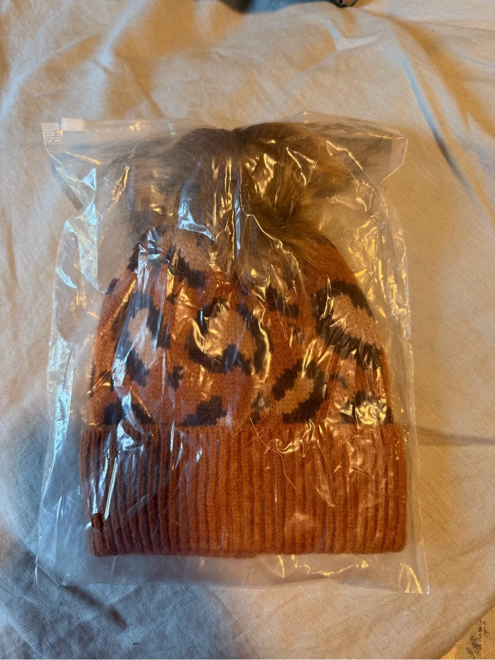 Girls' Leopard Print Pom Beanie - Rust